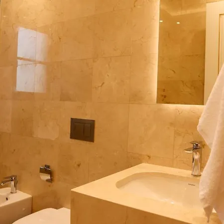 Platform 357 Amfitritis Luxury With Pool And Gym Apartment