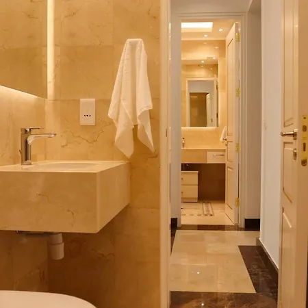 Platform 357 Amfitritis Luxury With Pool And Gym Apartment Nicosia