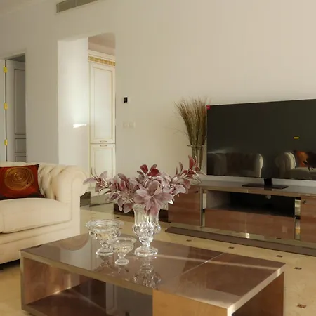 Platform 357 Amfitritis Luxury With Pool And Gym Apartment