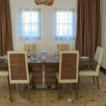 Platform 357 Amfitritis Luxury With Pool And Gym Apartment *