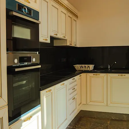 Platform 357 Amfitritis Luxury With Pool And Gym Apartment