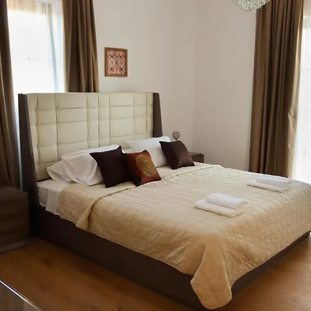 Platform 357 Amfitritis Luxury With Pool And Gym Apartment Nicosia